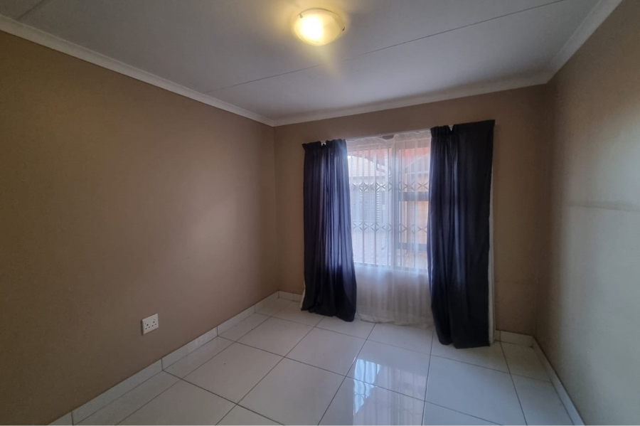 3 Bedroom Property for Sale in Ellaton North West